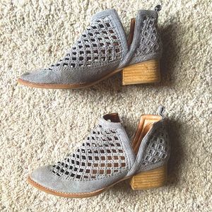 Jeffrey Campbell Taggart Booties size 8.5 gray suede